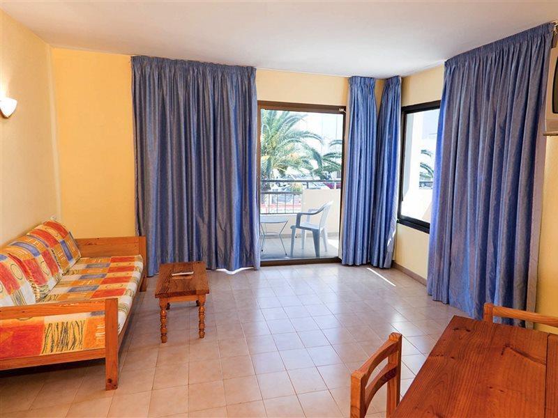 Aparthotel Vibra Mogambo - Adults Only Playa d'en Bossa Exterior foto