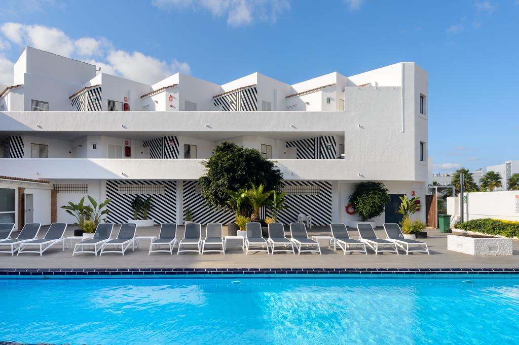 Aparthotel Vibra Mogambo - Adults Only Playa d'en Bossa Exterior foto