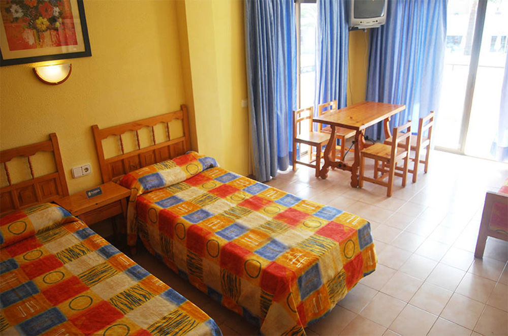 Aparthotel Vibra Mogambo - Adults Only Playa d'en Bossa Exterior foto
