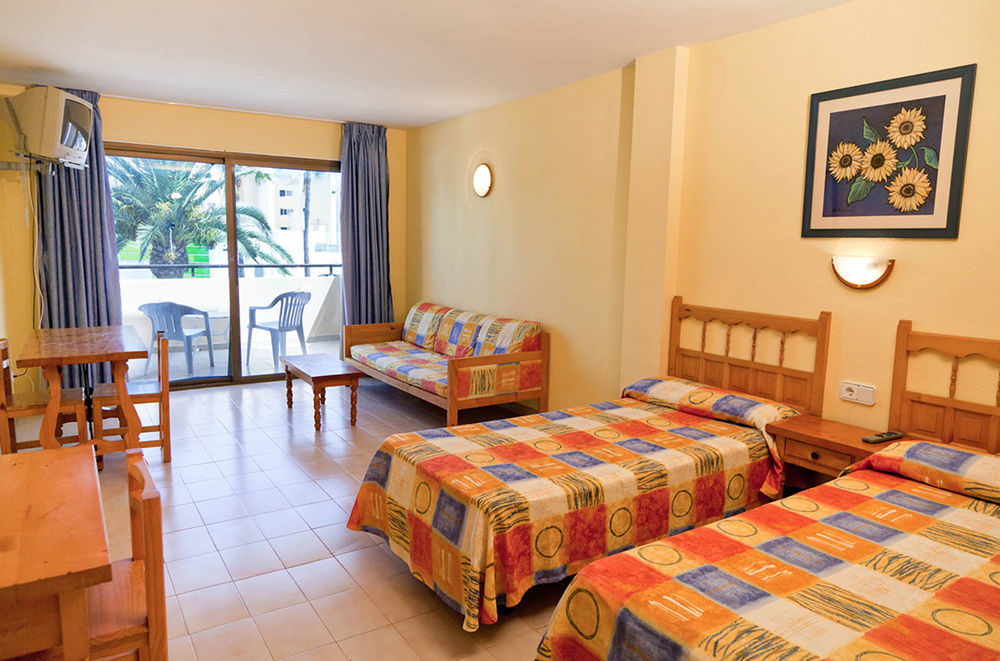 Aparthotel Vibra Mogambo - Adults Only Playa d'en Bossa Exterior foto