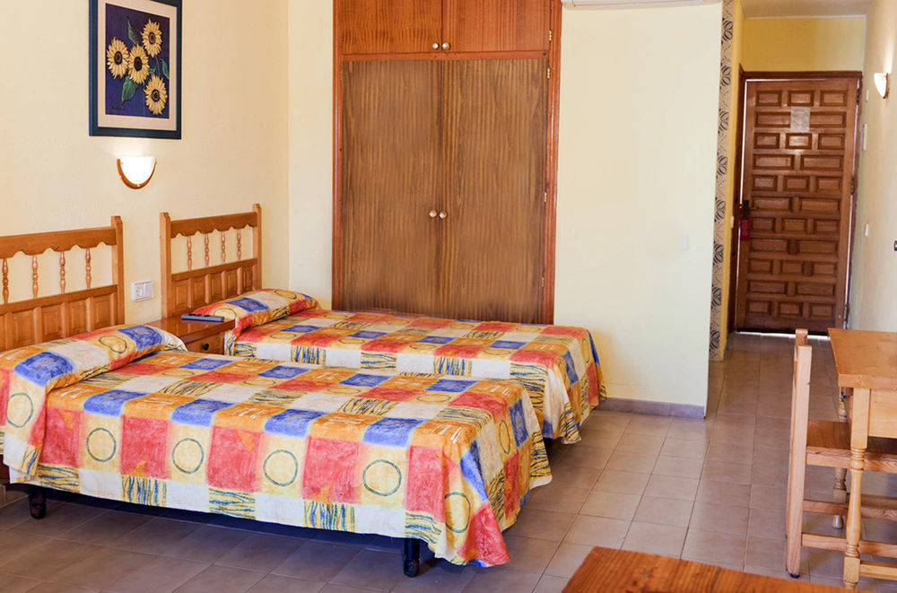 Aparthotel Vibra Mogambo - Adults Only Playa d'en Bossa Exterior foto